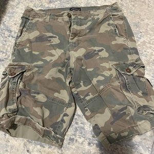 Men’s camo cargo shorts